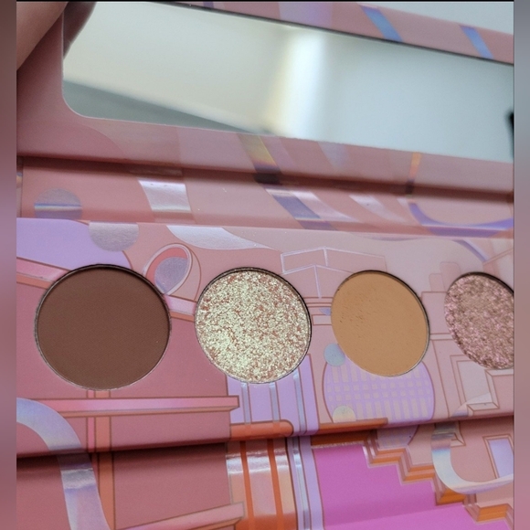 Kaleidos Futurism VII Sashimi eyeshadow palette - Picture 4 of 6